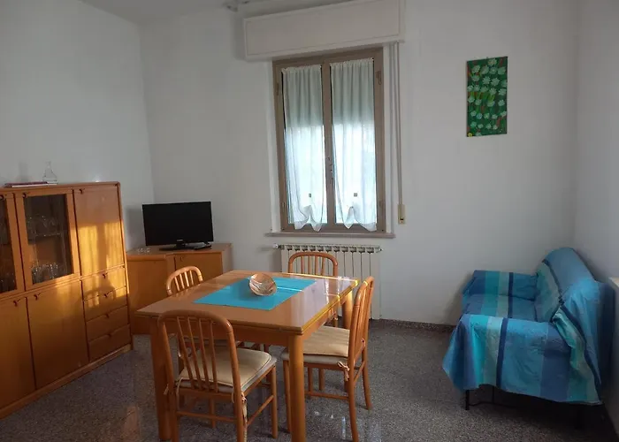 Casa Di Adele Con Giardino Privato A 150 Mt Dal Mare
