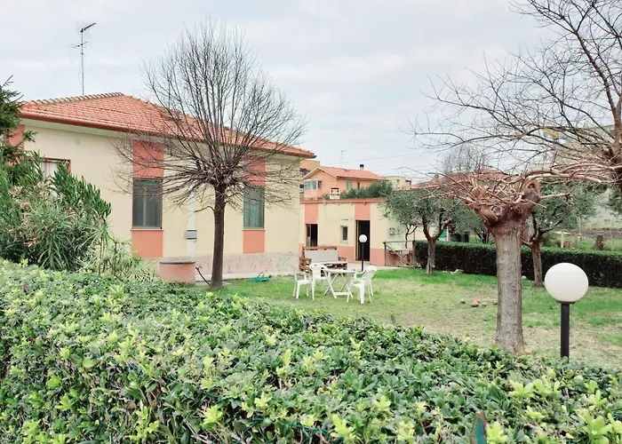 Casa Di Adele Con Giardino Privato A 150 Mt Dal Mare
