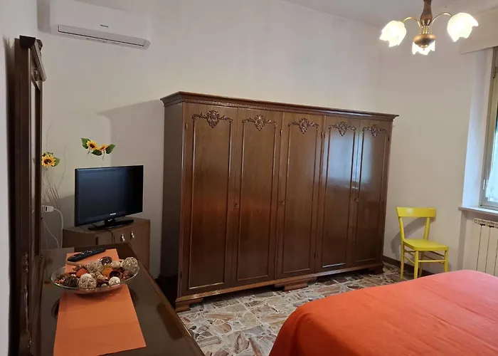 Casa Di Adele Con Giardino Privato A 150 Mt Dal Mare
