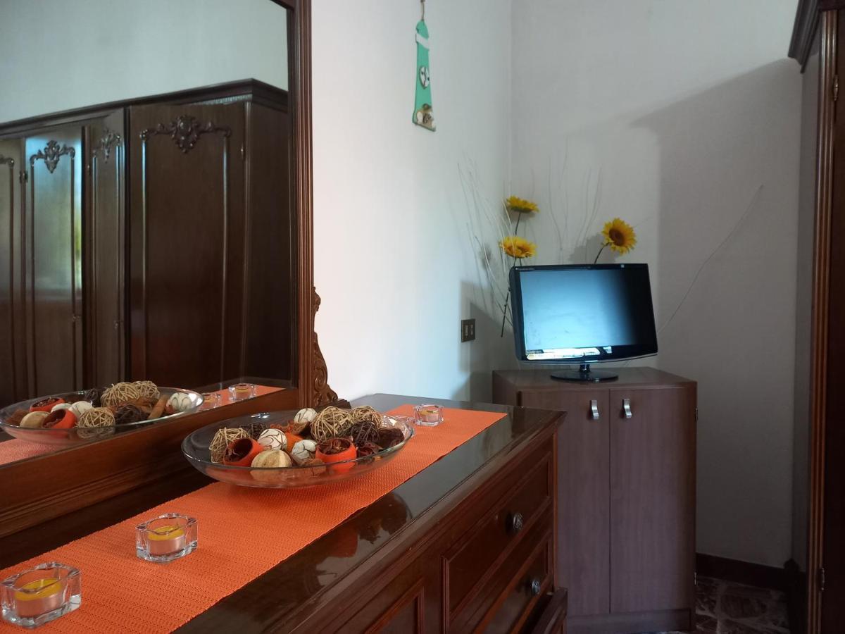 Casa Di Adele Con Giardino Privato A 150 Mt Dal Mare